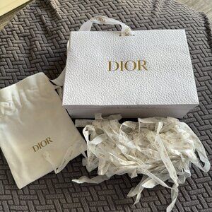 Dior Gift Package Set - Pouch and Paper Bag Brand New